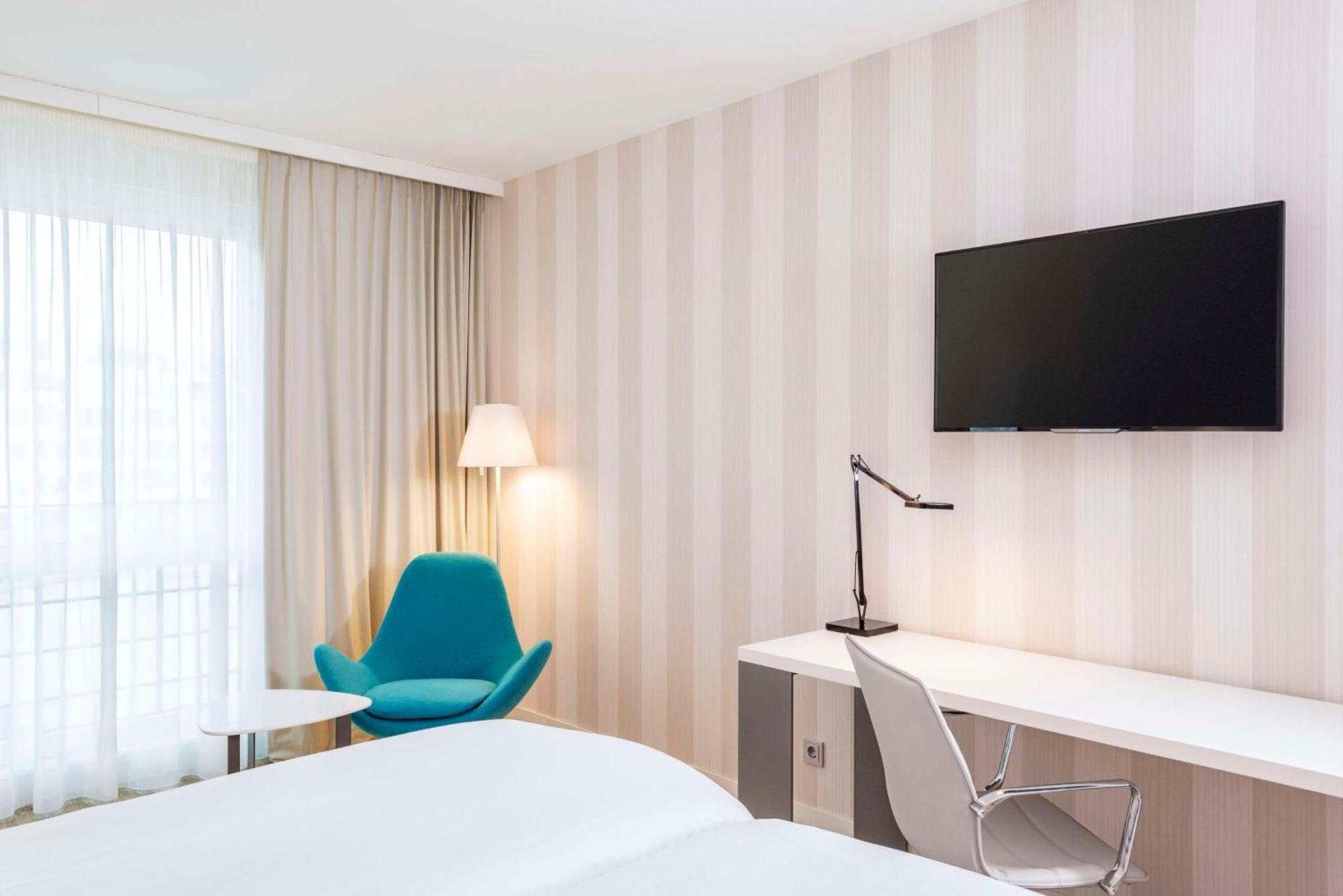 Nh Berlin Alexanderplatz Hotel Ngoại thất bức ảnh